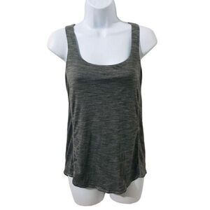 Lululemon Athletica sports bra with pull over size 4      A200